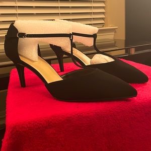 ✨Brand New/Never Worn Heels- Size 11✨